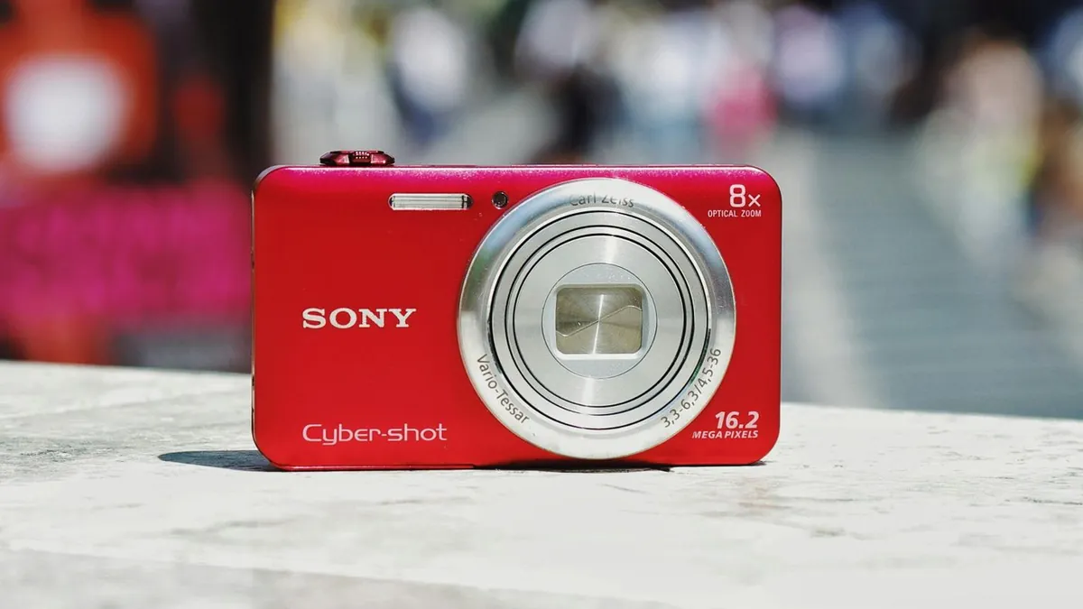 How to Make Photos Look Like a Digital Camera (Digicam) — Flash Effect